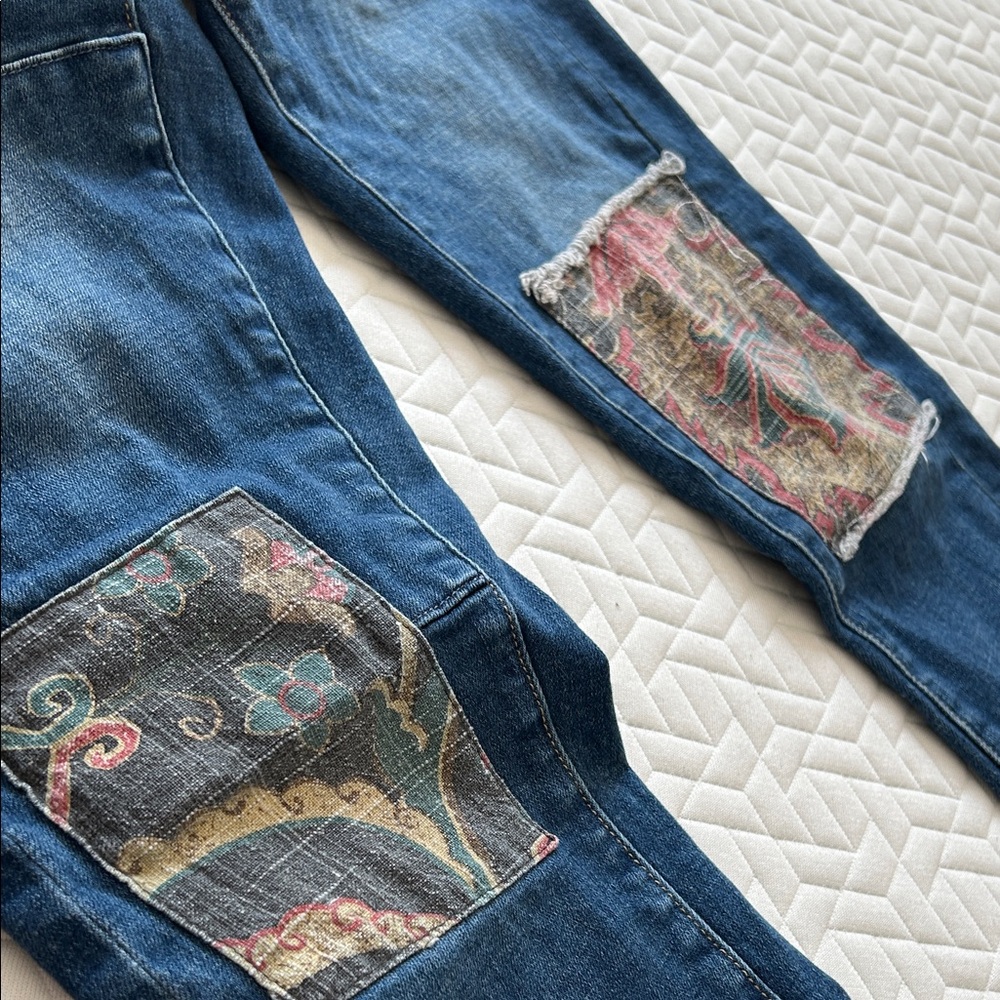 NEW LISTING! PILCRO Jeans with Decorative Patchwork - Picture 4 of 7